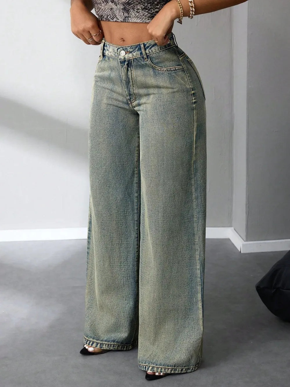 High-Waist Wide-Leg Jeans – Timelessly Chic, Perfect for Any Occasion