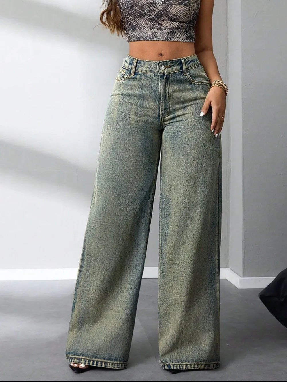 High-Waist Wide-Leg Jeans – Timelessly Chic, Perfect for Any Occasion