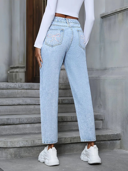 High-Rise Distressed Jeans – Classic with an Edge