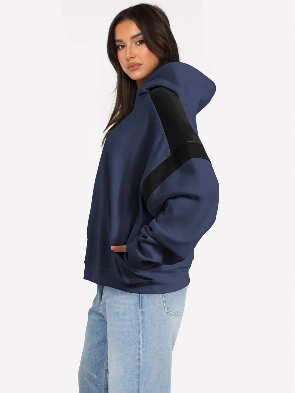 Long Sleeve Hoodie with Contrast Detailing and Dropped Shoulders – Relaxed and Trendy