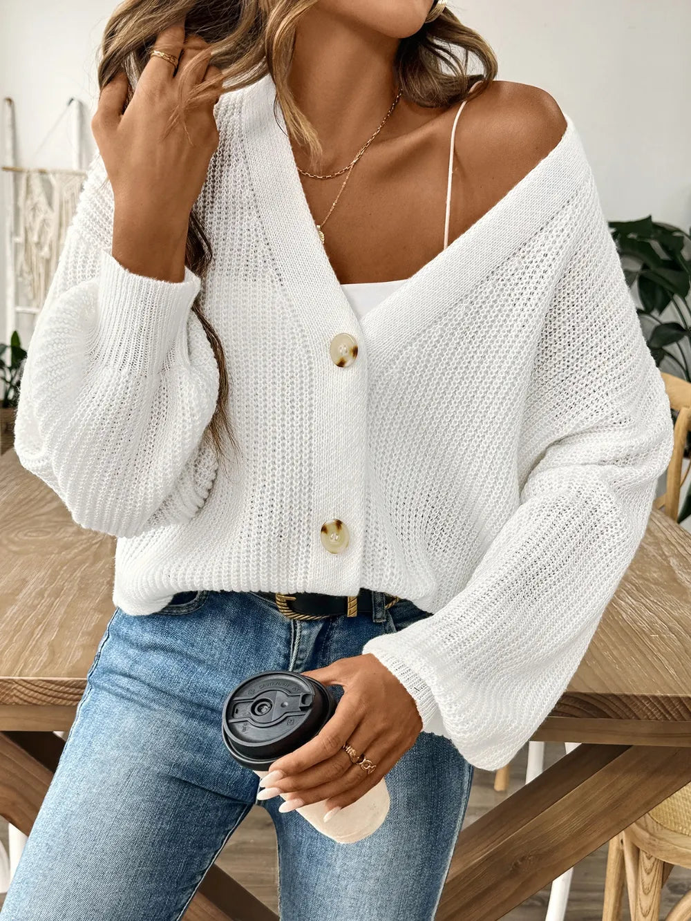 Minimalist Cropped Knit Cardigan – Fall/Winter Favorite