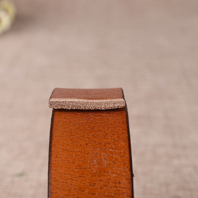 Women's leather belt with cowhide
