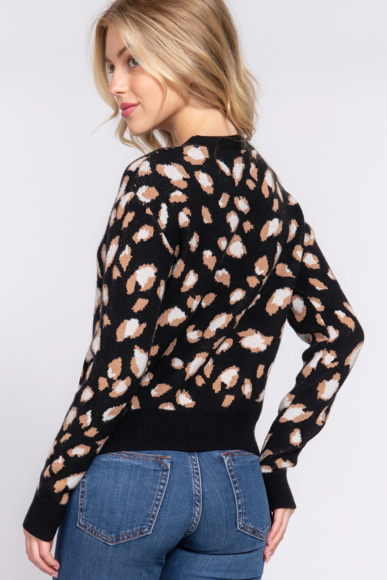 Long Sleeve Crew Neck Sweater Black and Ivory