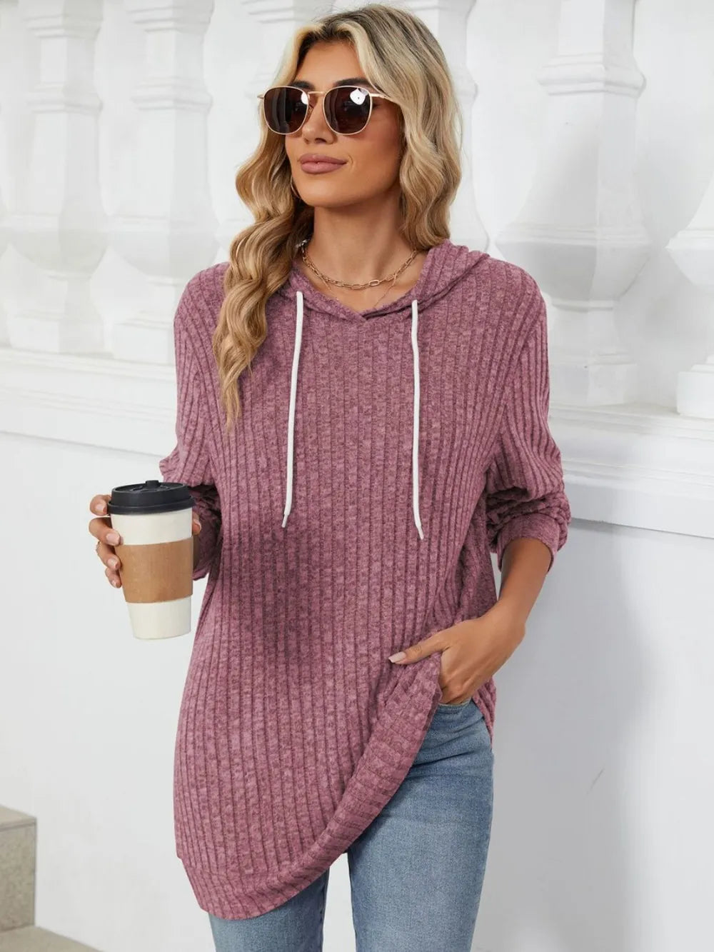 Cozy Drawstring Hoodie – Long Sleeves for Comfort and Versatility