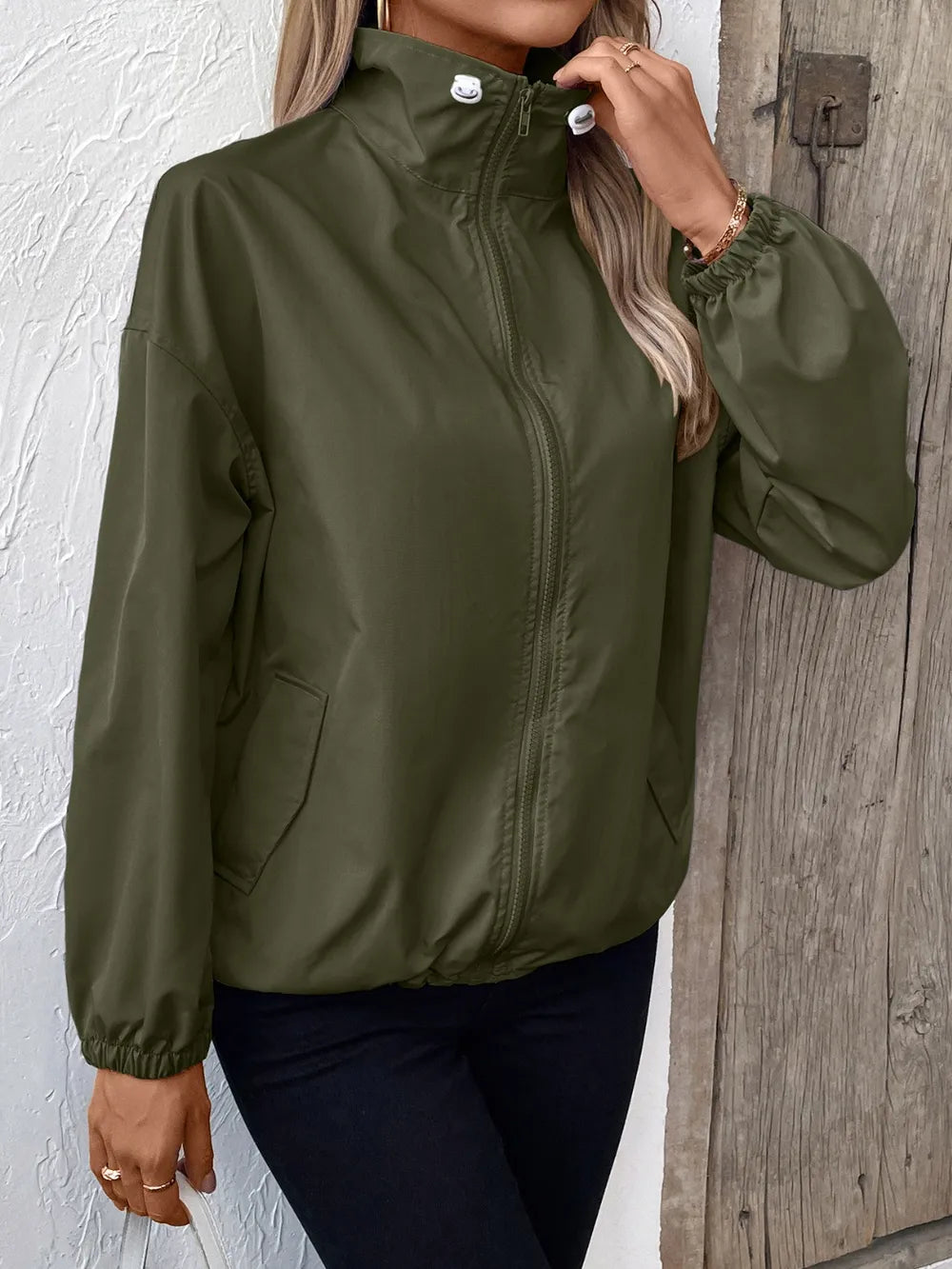 The Pocket Jacket – Cool, Comfy, and Effortlessly Stylish
