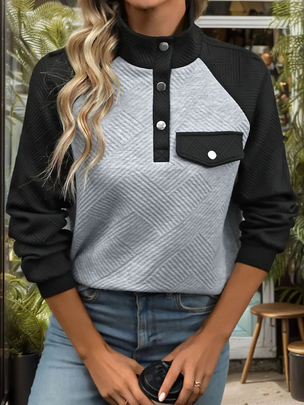 Contrast Textured Sweatshirt – A Cozy and Stylish Long Sleeve Piece