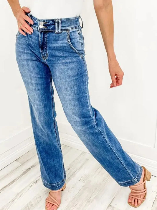 Washed Straight-Leg Jeans – A Timeless Classic with a Soft, Worn-In Finish