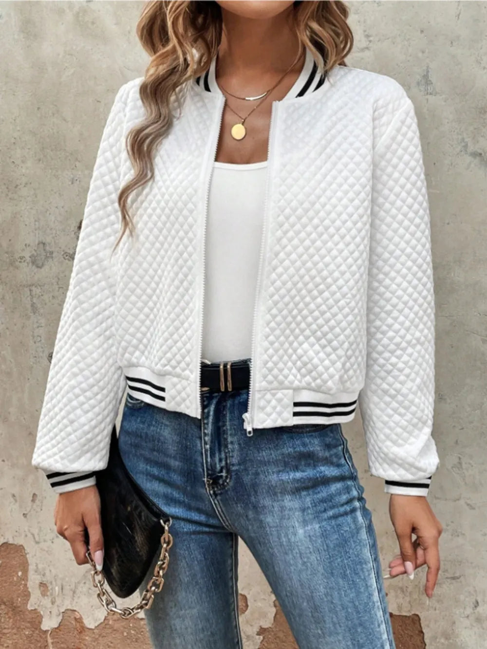 Chic Zip-Up Jacket with Long Sleeves