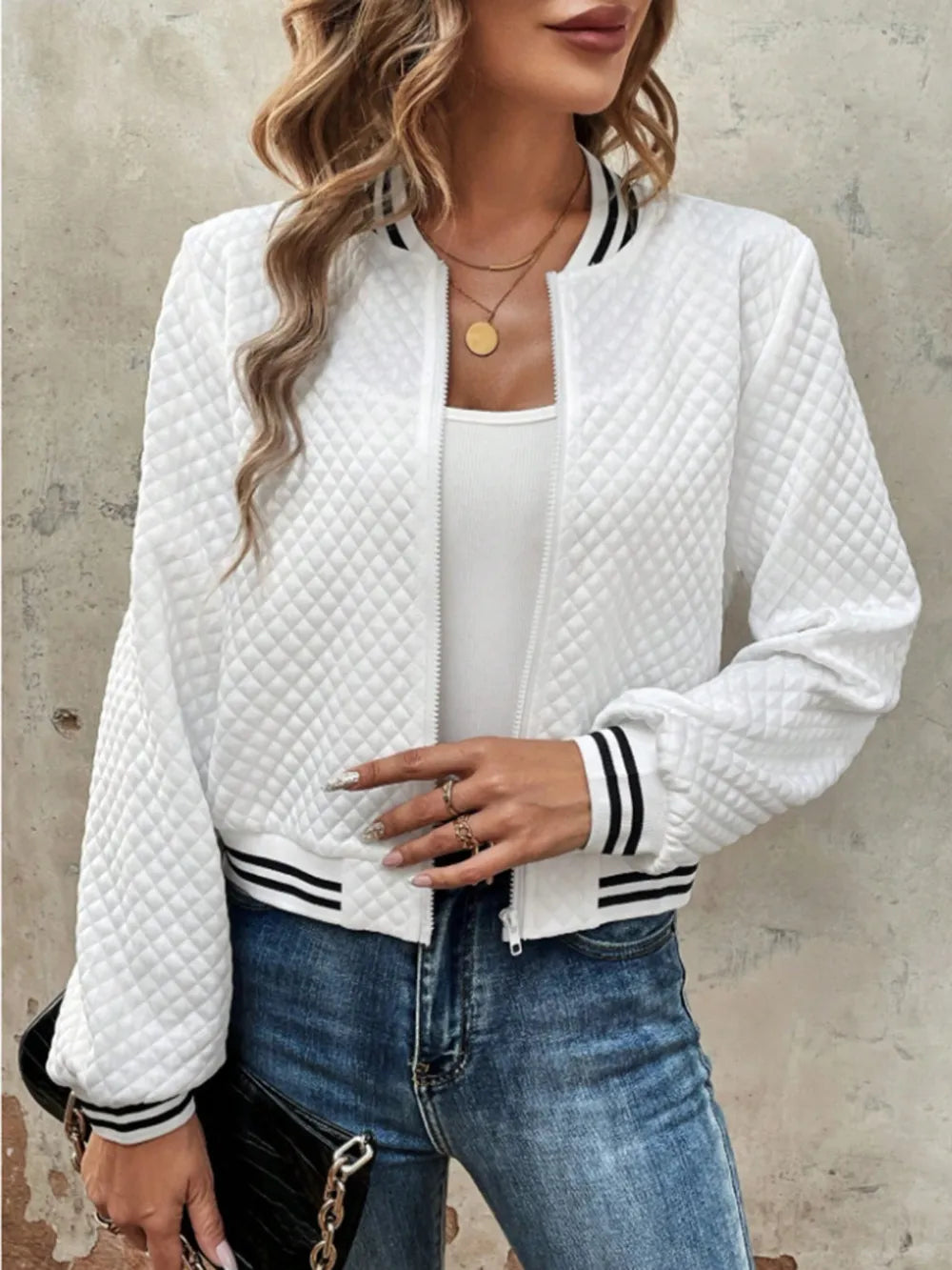 Chic Zip-Up Jacket with Long Sleeves