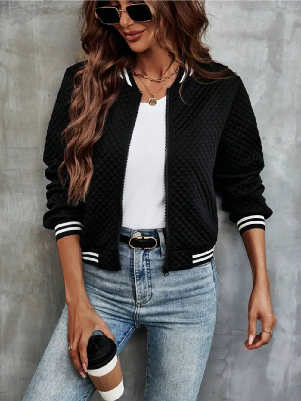 Chic Zip-Up Jacket with Long Sleeves