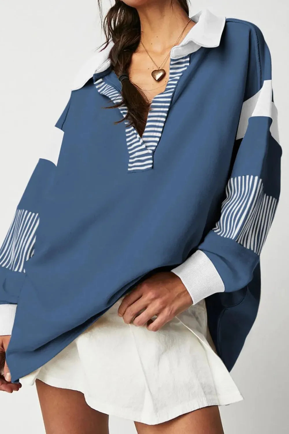 Long Sleeve Sweatshirt with Collared Neck – A Blend of Comfort and Style