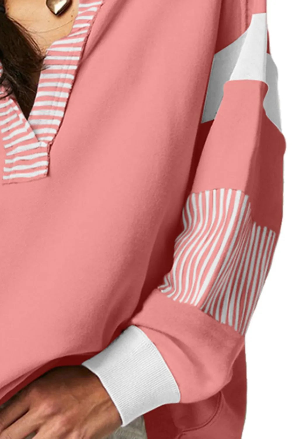 Long Sleeve Sweatshirt with Collared Neck – A Blend of Comfort and Style