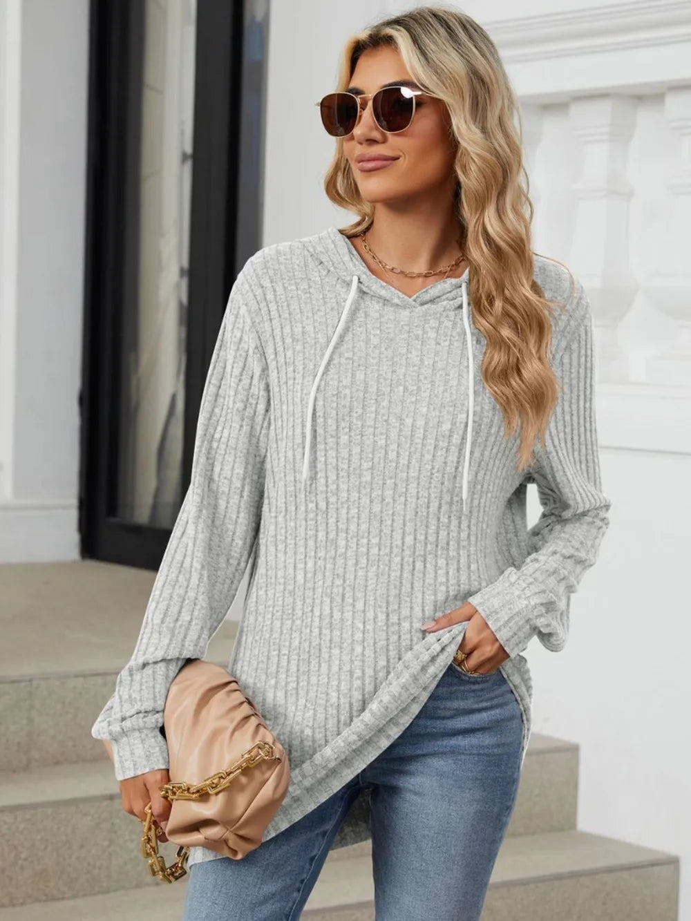 Cozy Drawstring Hoodie – Long Sleeves for Comfort and Versatility