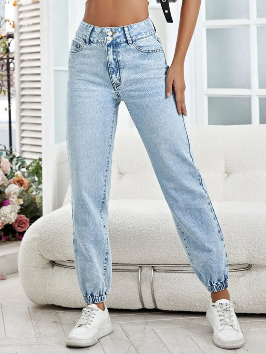 High-Waist Jeans with Pockets – A Perfect Blend of Style and Function