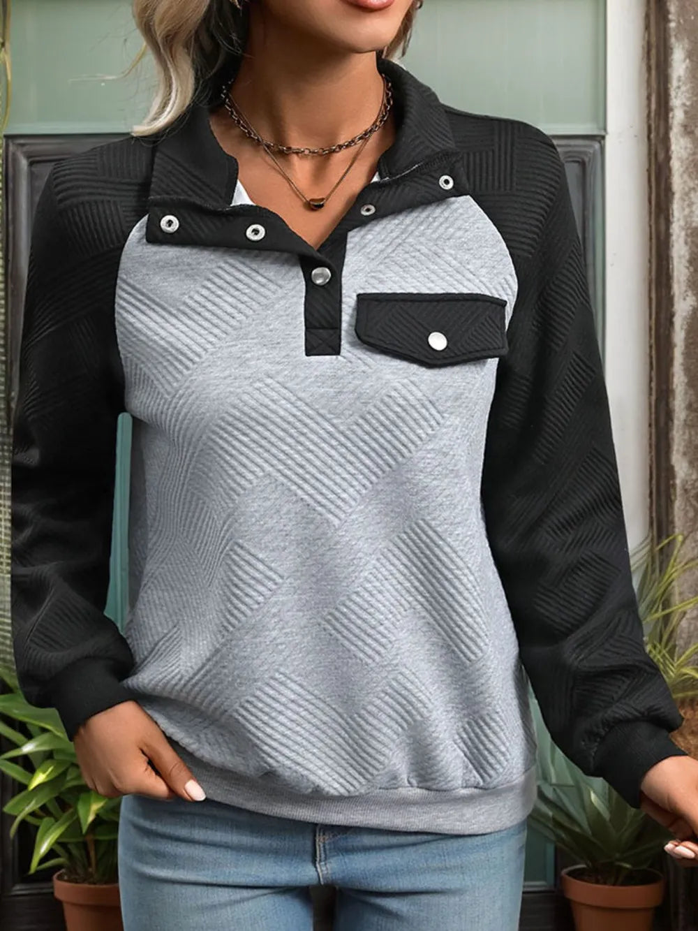 Contrast Textured Sweatshirt – A Cozy and Stylish Long Sleeve Piece