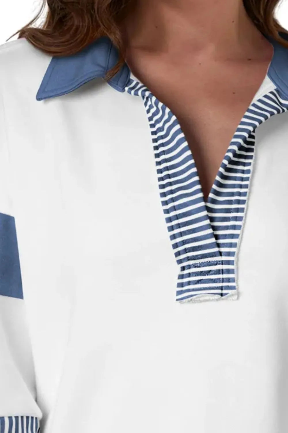 Long Sleeve Sweatshirt with Collared Neck – A Blend of Comfort and Style